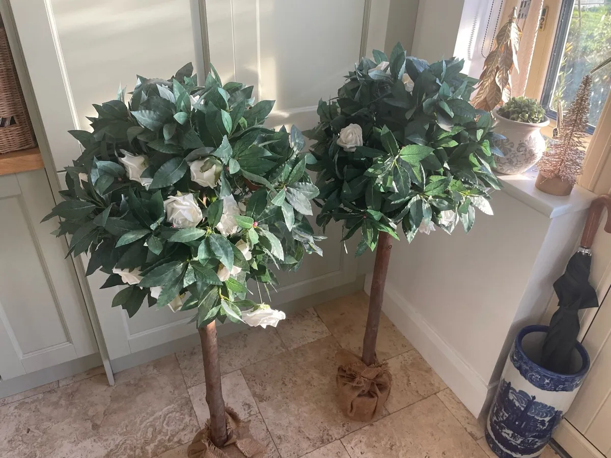 Two Artificial Bay Trees - Image 4