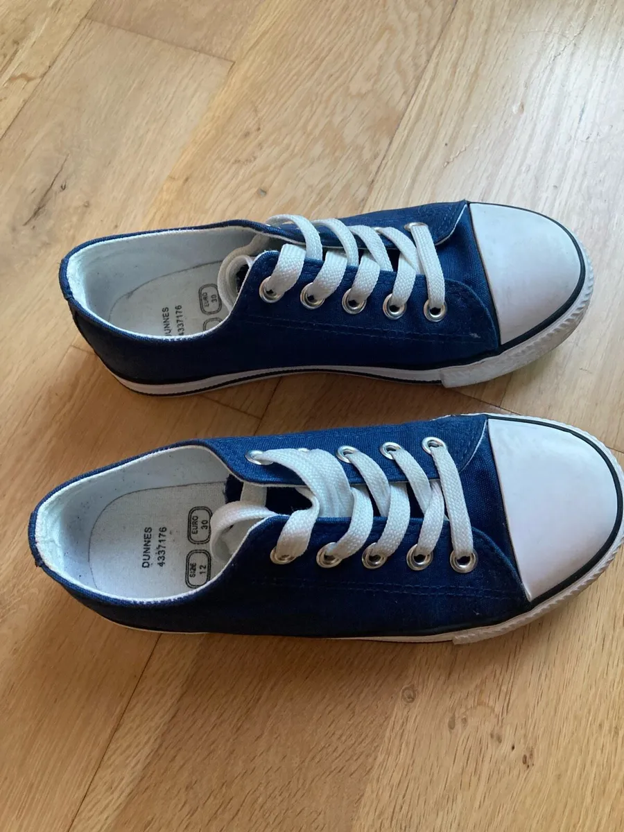 Trainers/ shoes 12uk - Image 3