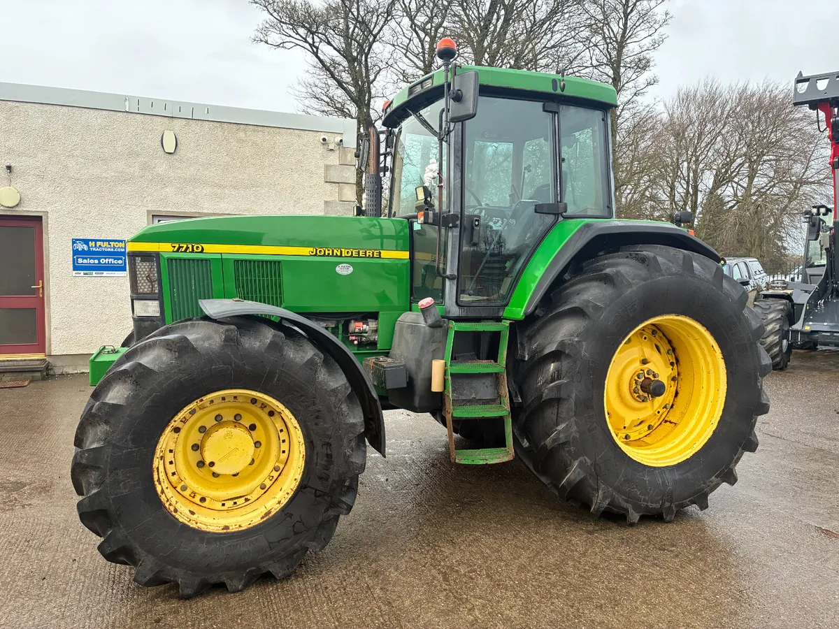 John Deere 7710 - Image 1