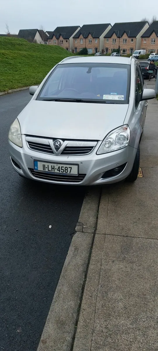 Vauxhall Zafira 2011 - Image 1