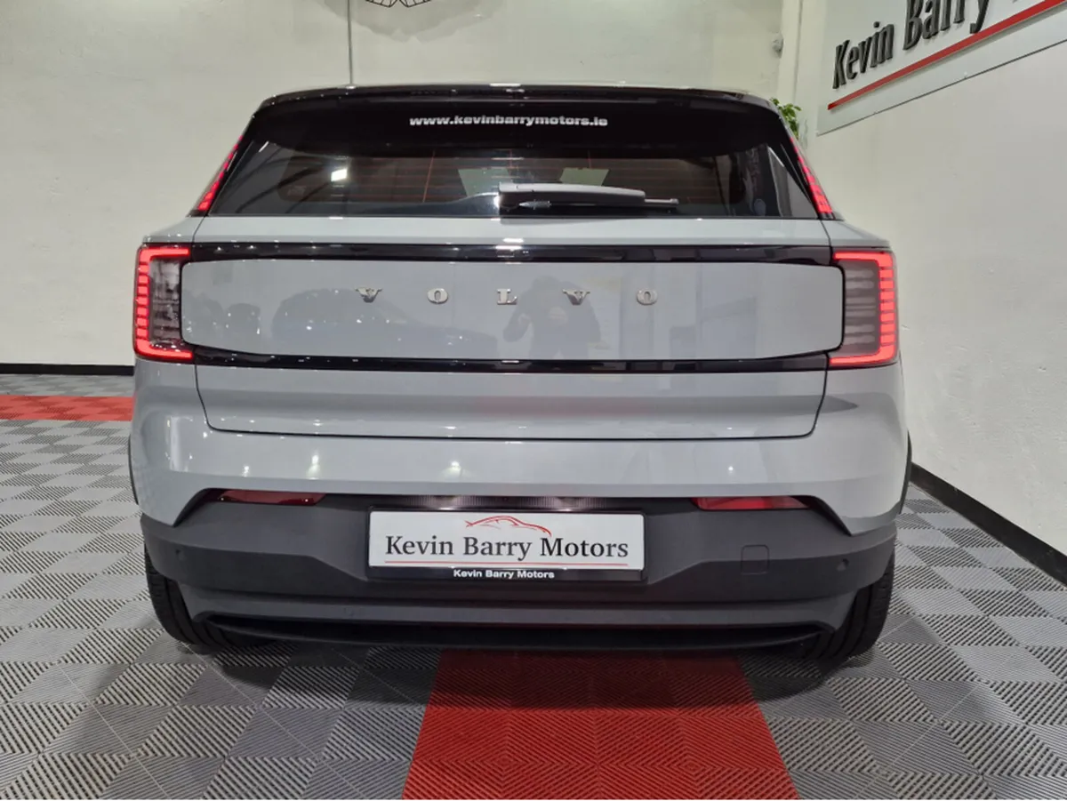 Volvo EX30 SM *EXTENDED RANGE* PLUS (69KWH BATTERY - Image 4