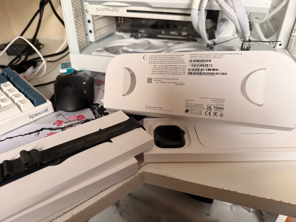 Apple Watch series 10 42mm + Cellular - Image 2