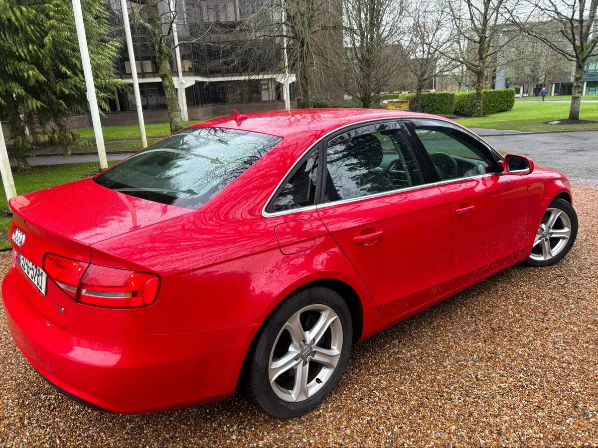 2012 Audi A4 TECHNIK model 2.0 TDI 140 bhp high sp - Image 3