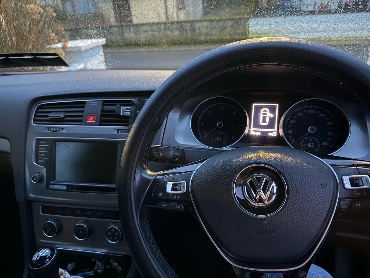 Volkswagen Golf - Image 4