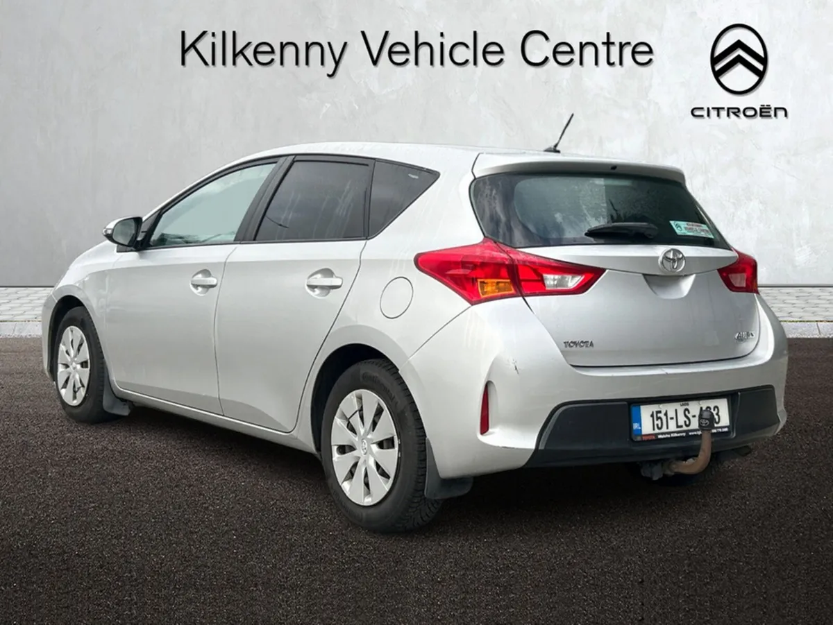 Toyota Auris 1.4 D-4D TERRA VAN 4DR - Image 2