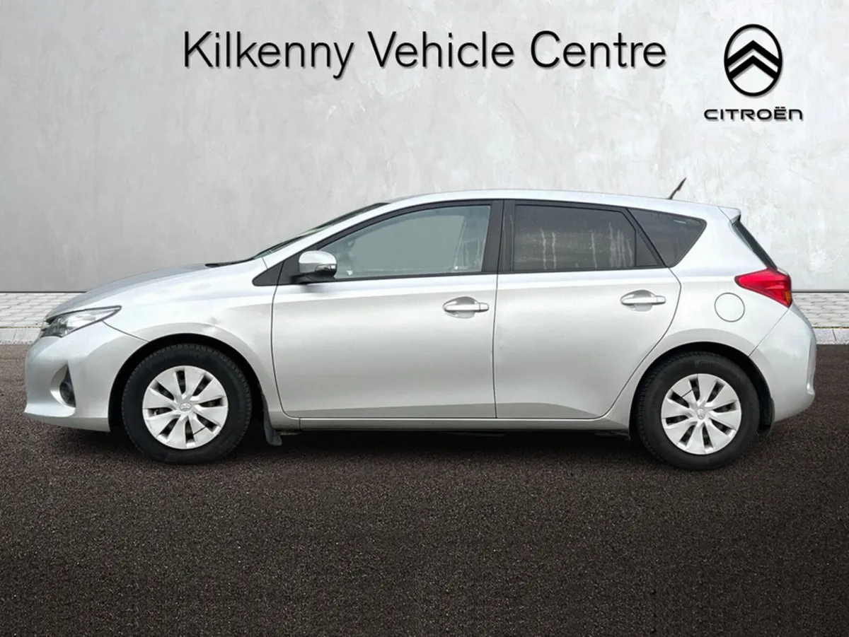 Toyota Auris 1.4 D-4D TERRA VAN 4DR - Image 4