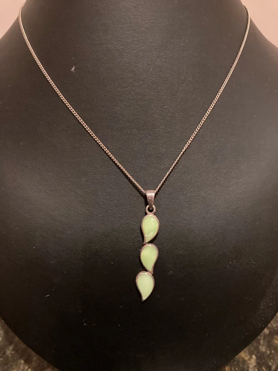 Sterling Silver pendant and chain - Image 1