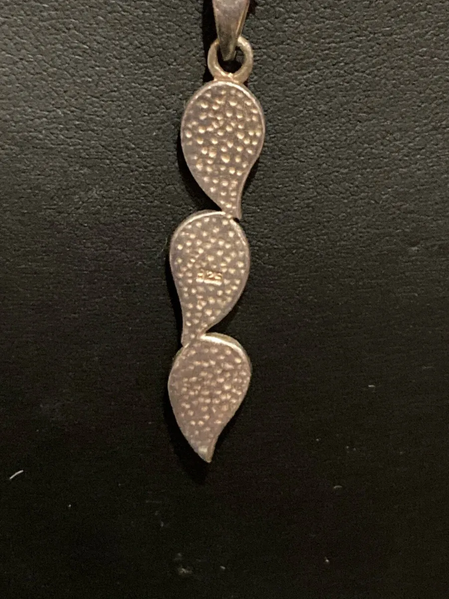 Sterling Silver pendant and chain - Image 3