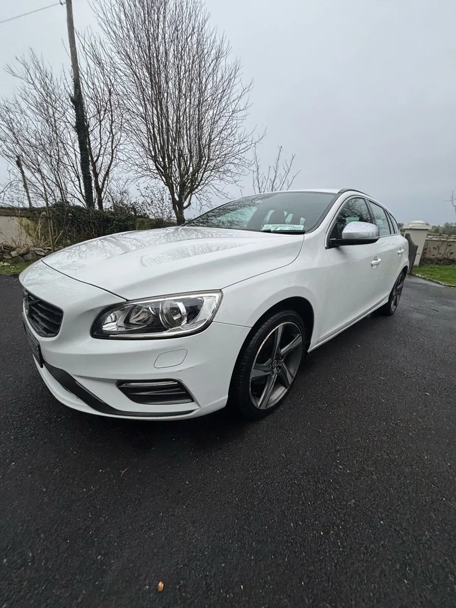 Volvo V60 R Design 1.6 Diesel - Image 1