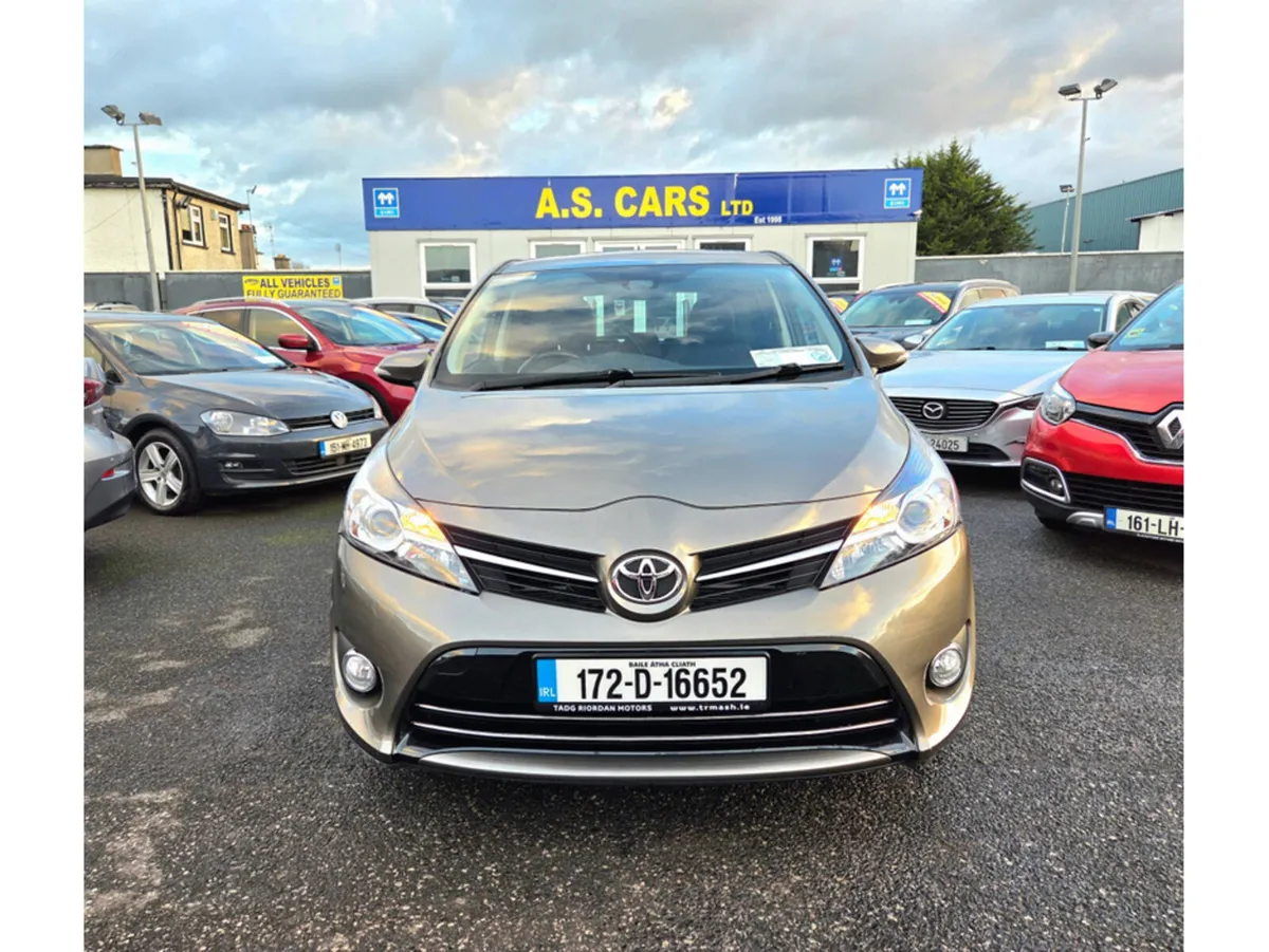 Toyota Verso 1.6 D SOL SKYVIEW 7 SEATER ** IRISH C - Image 2