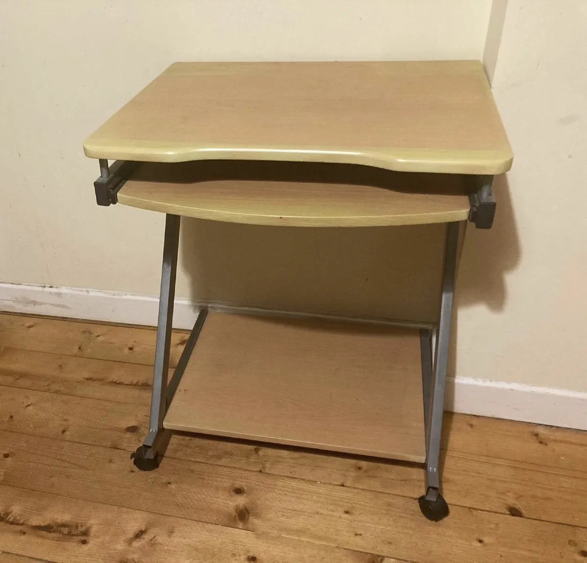 Small Desk with Pull-Out Tray - Image 4
