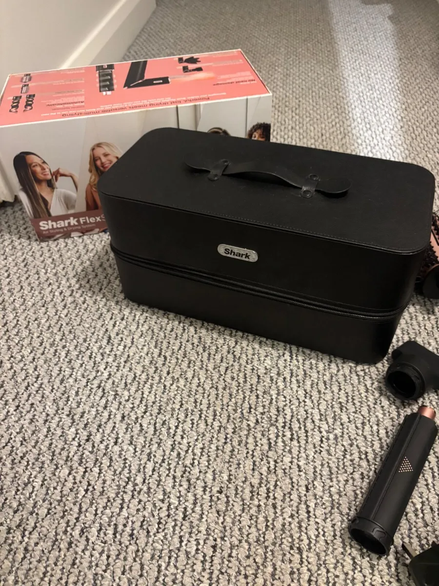 Hair dryer - Image 1