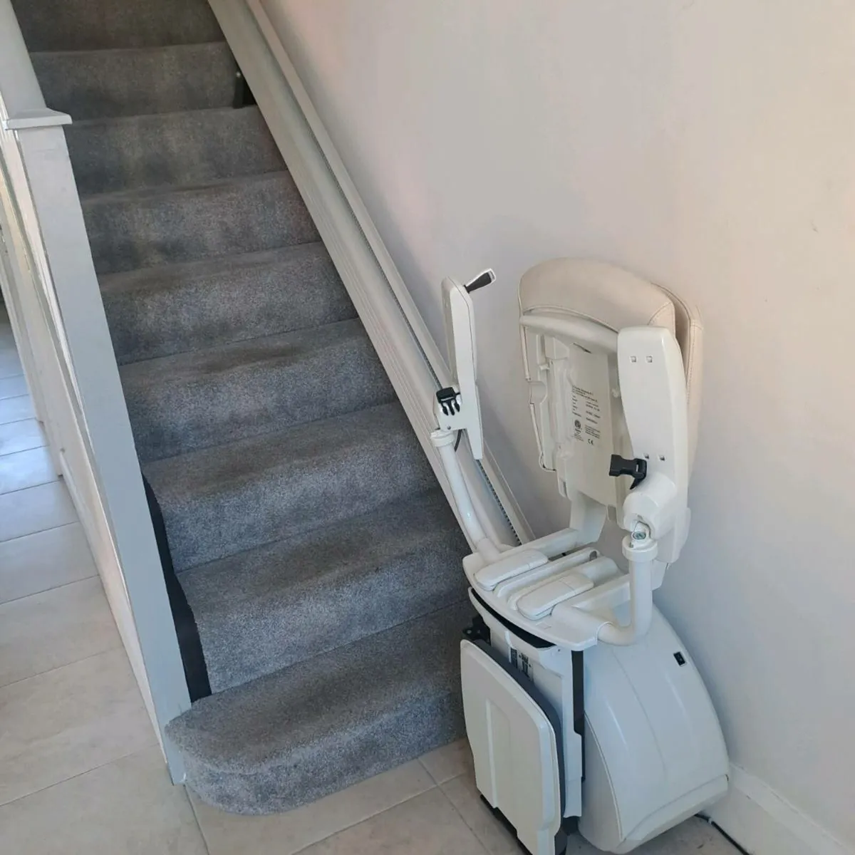 STAIRLIFT barely used - Image 2