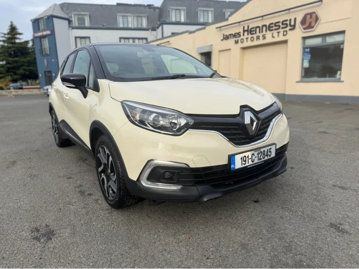 Renault Captur TCE ICONIC 90PS 5DR - Image 1