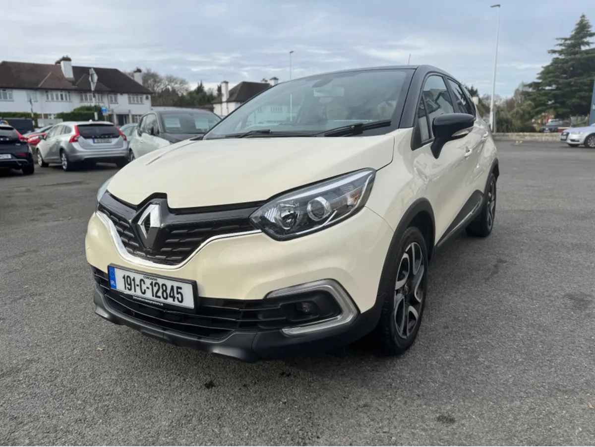 Renault Captur TCE ICONIC 90PS 5DR - Image 2