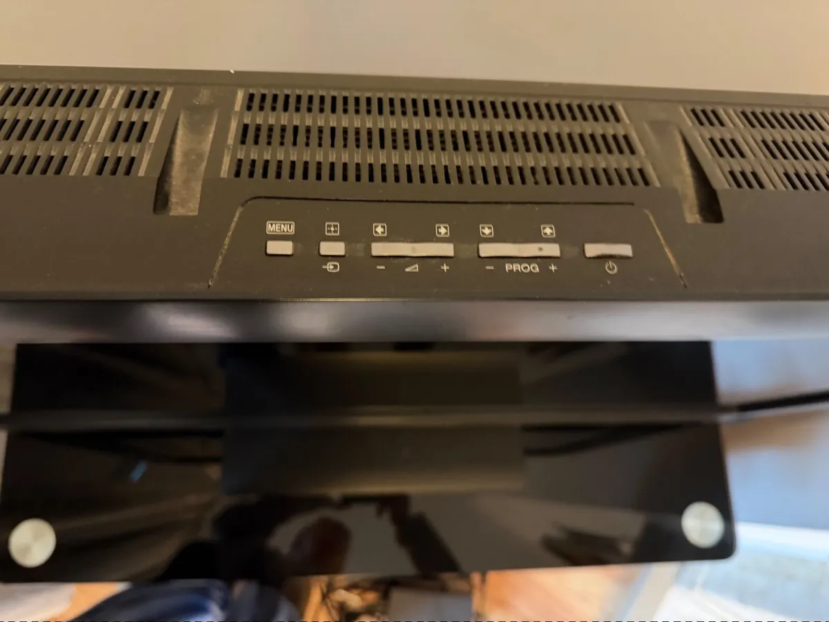 Sony Bravia 40inch TV (not smart tv) - Image 4