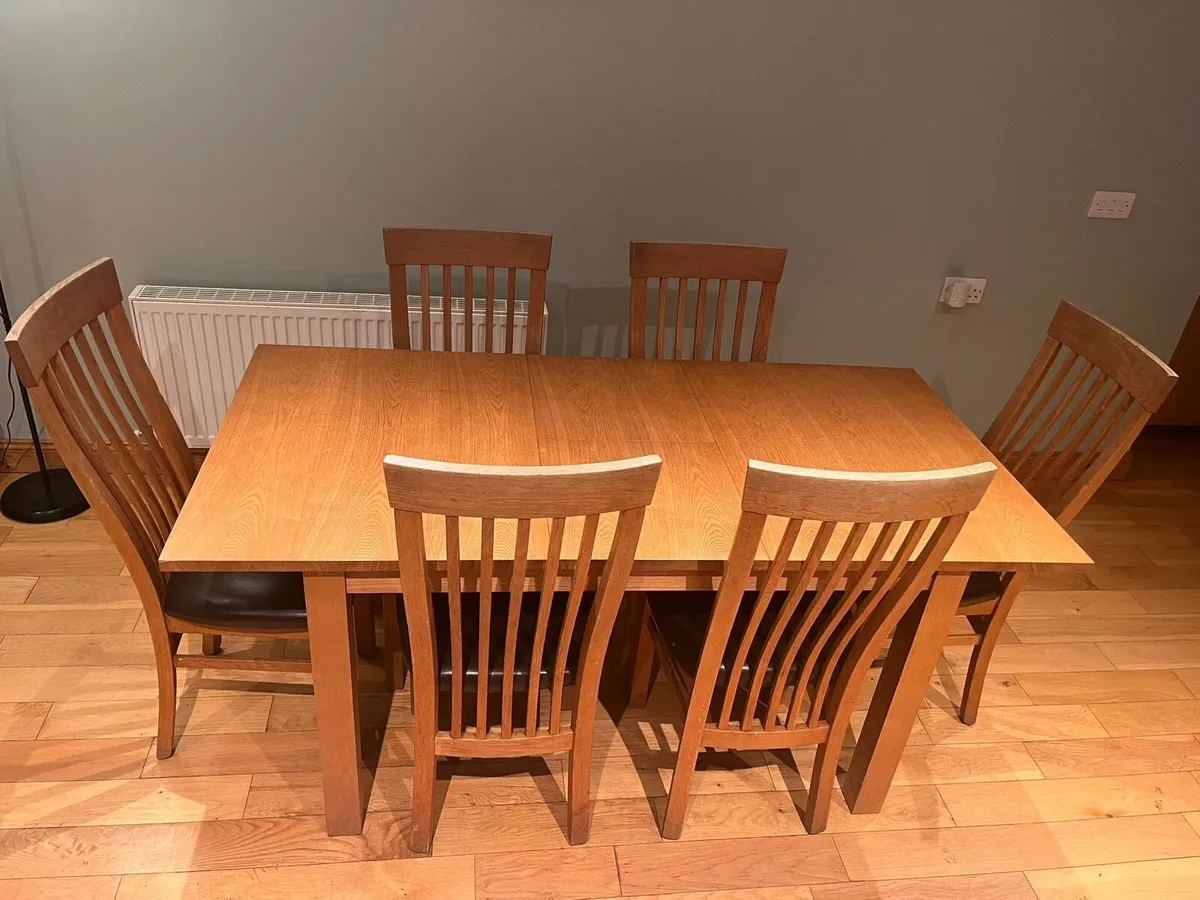 Dinning table with 8 seats - Image 2