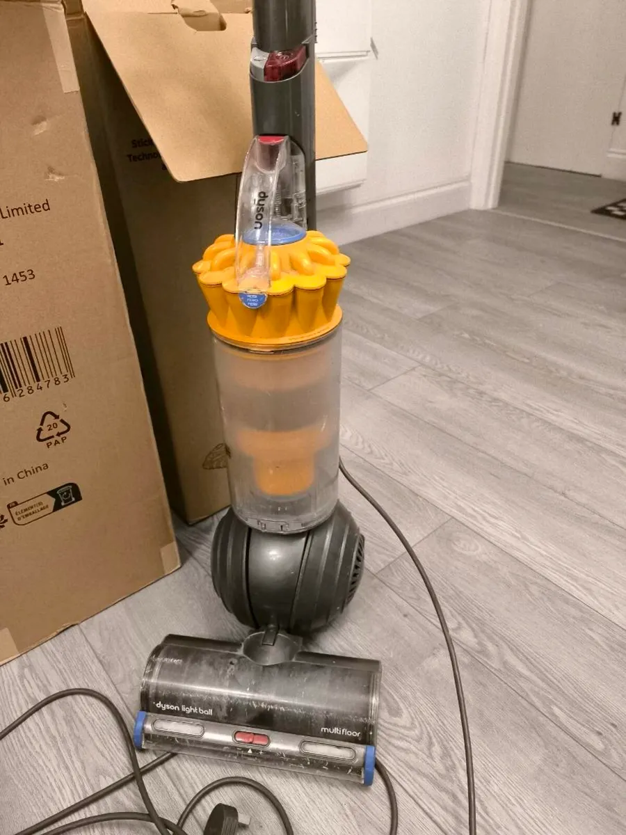 Dyson Vacuum - Image 2