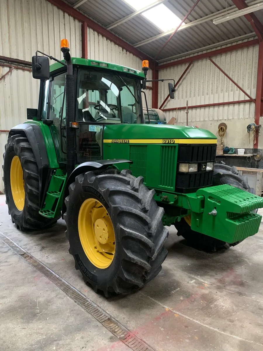 John Deere 6910 mint - Image 1