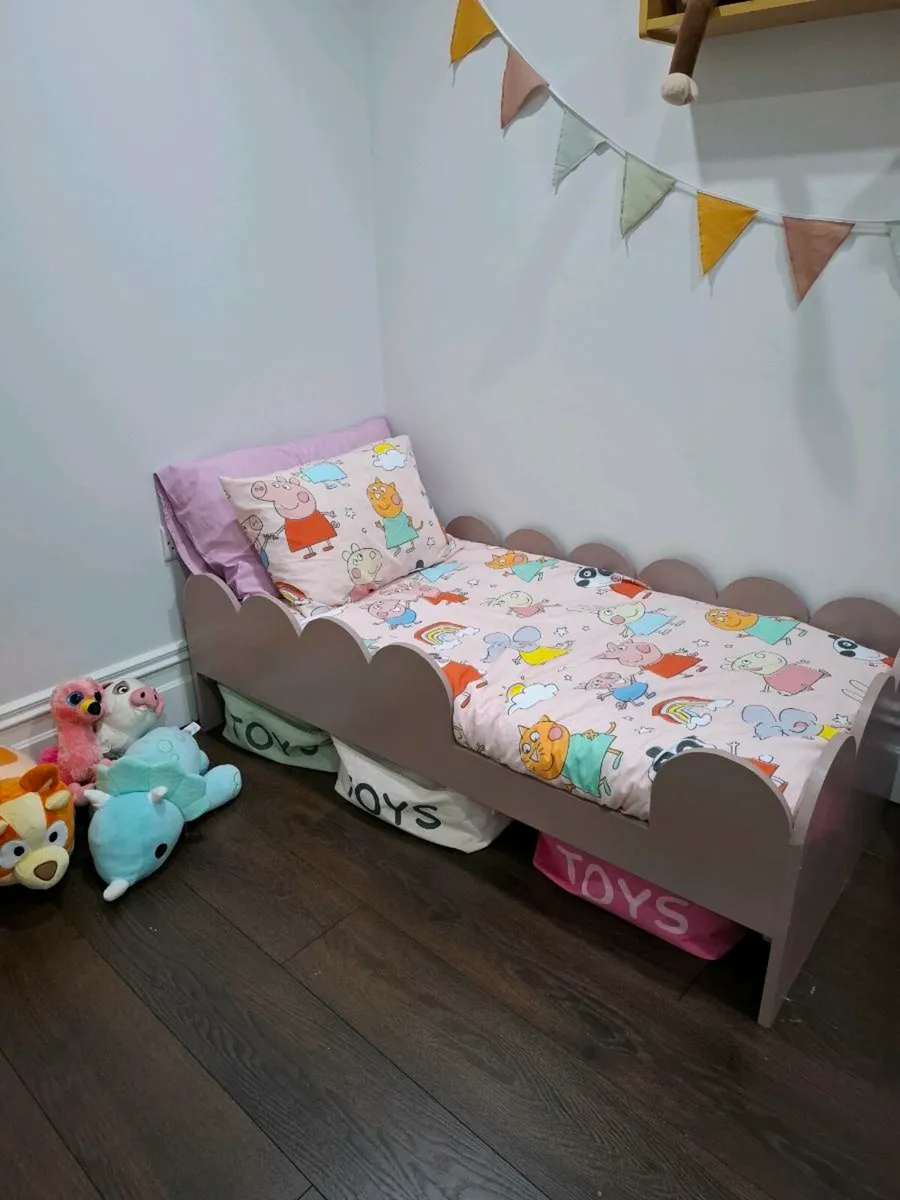 Toddler bed - Image 2