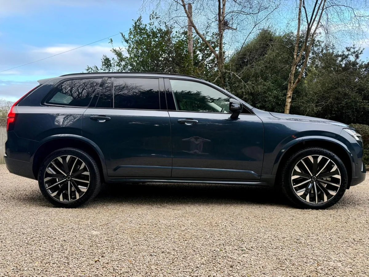 Volvo XC90 2.0 T8 ULTRA 455BHP AWD 7 SEAT - Image 3