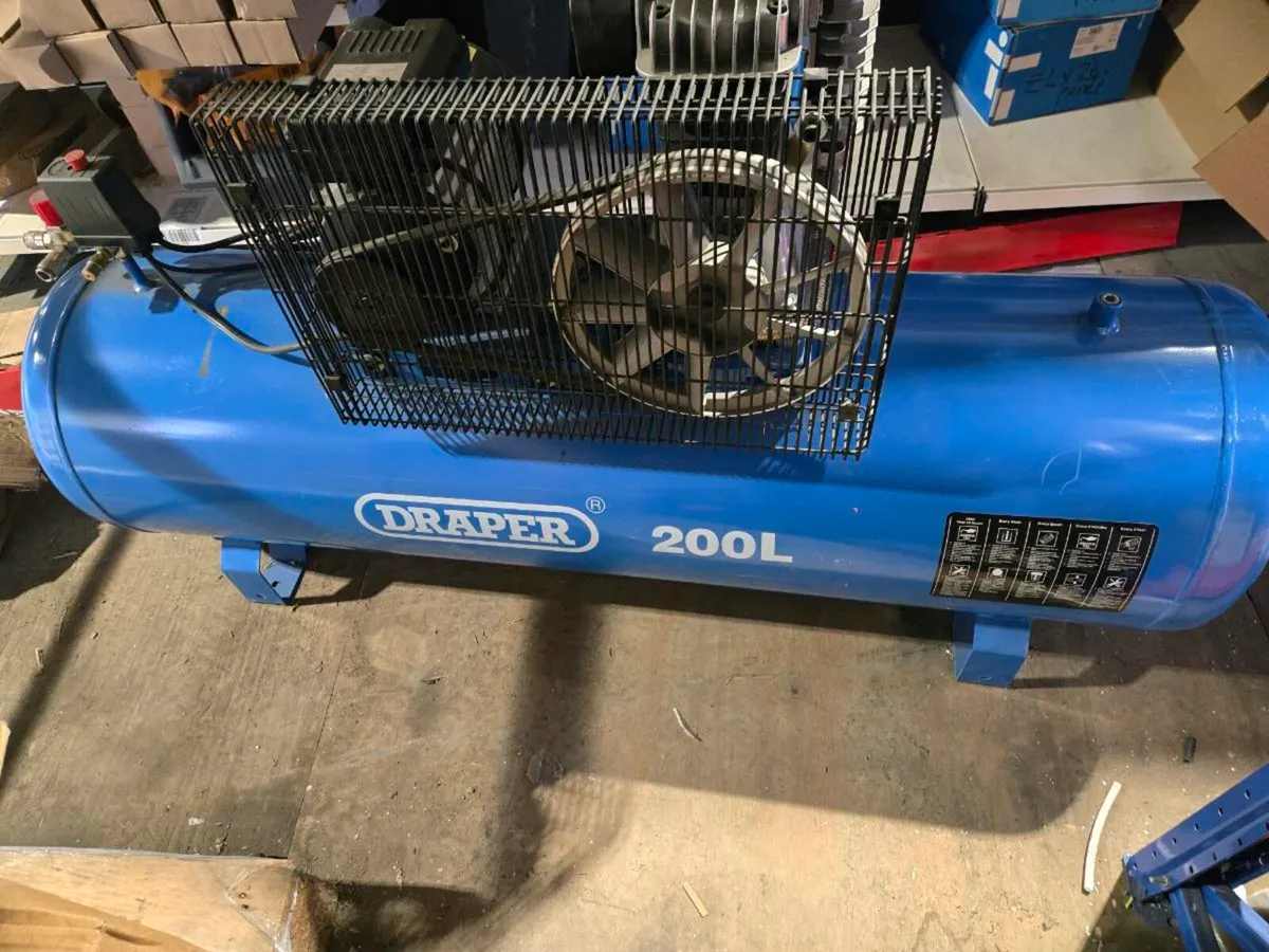 New Draper 200 L air compressor - Image 1