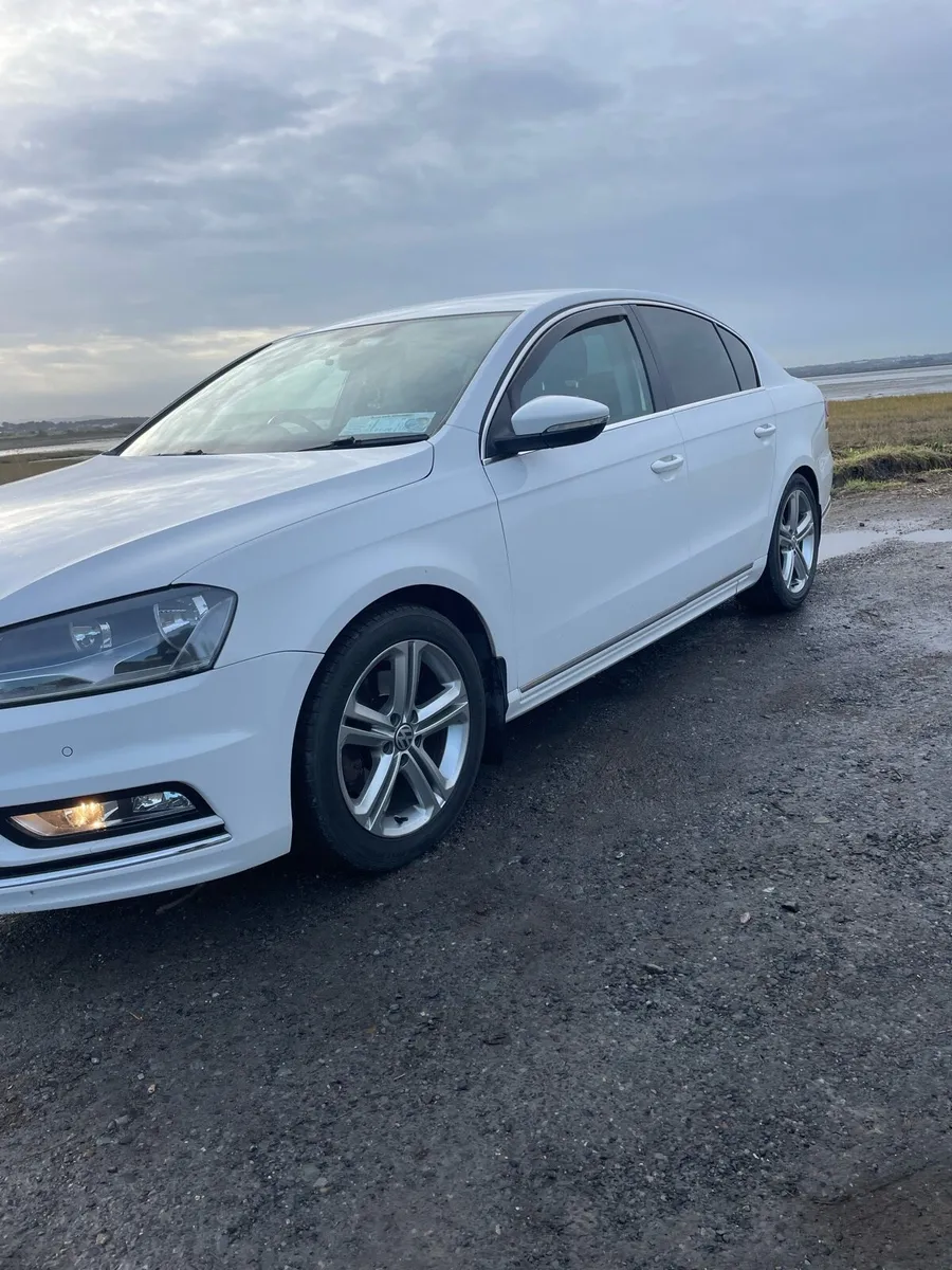 2014 R-line Volkswagen Passat , 1.6 diesel - Image 4