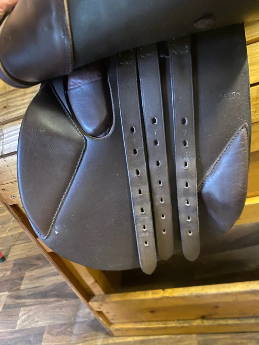 17” Ideal brown Leather jump saddle - Image 3