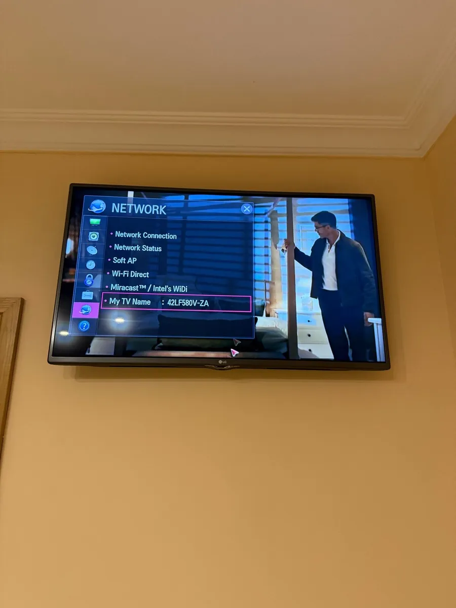 LG 42 inch Smart tv - Image 3
