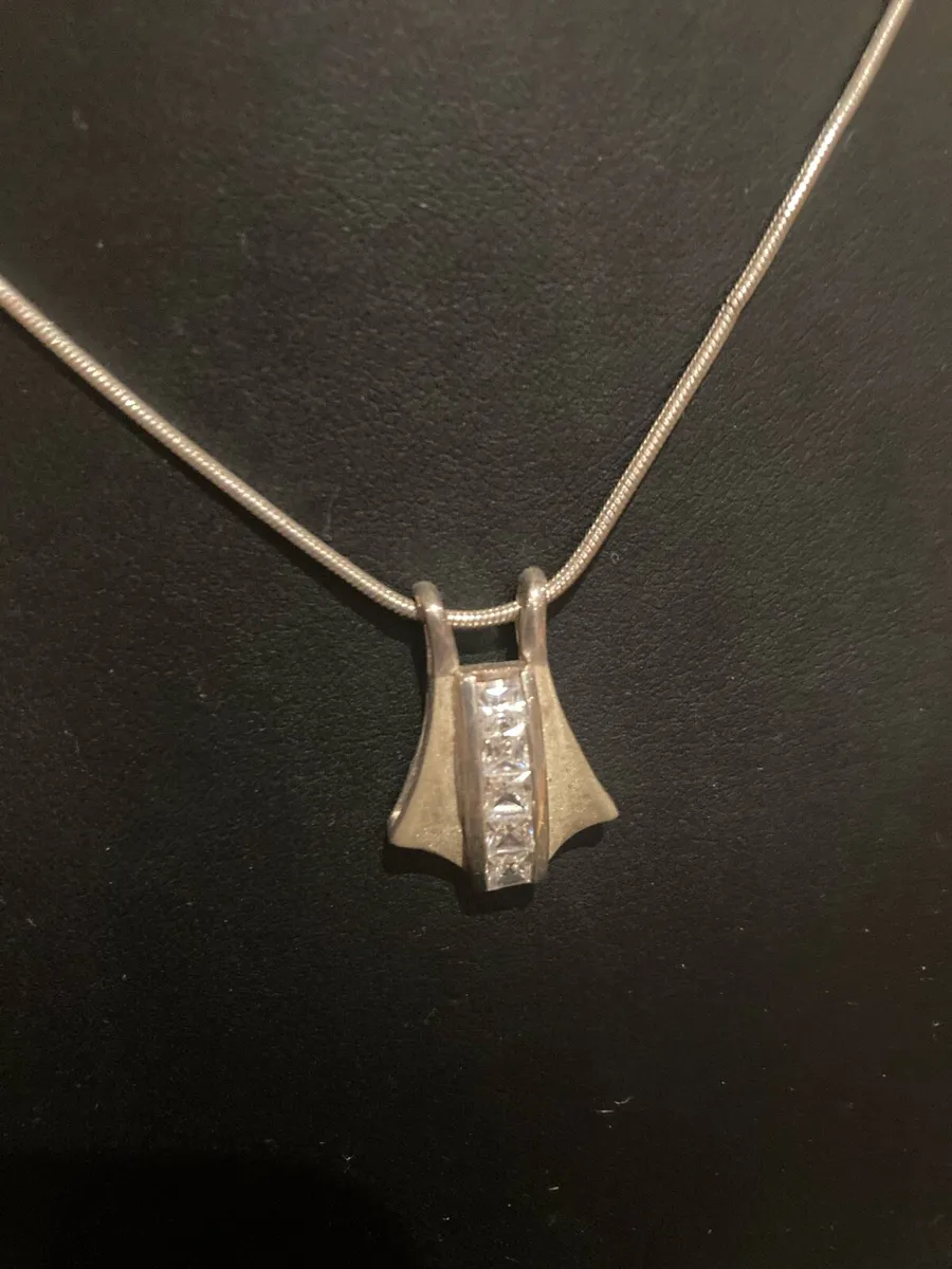 Sterling Silver crystal pendant & chain - Image 3