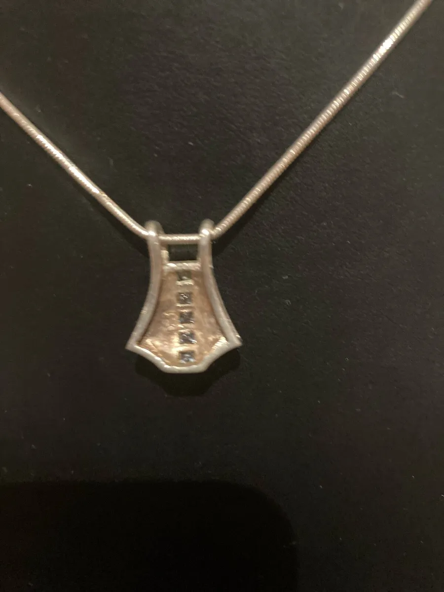 Sterling Silver crystal pendant & chain - Image 4