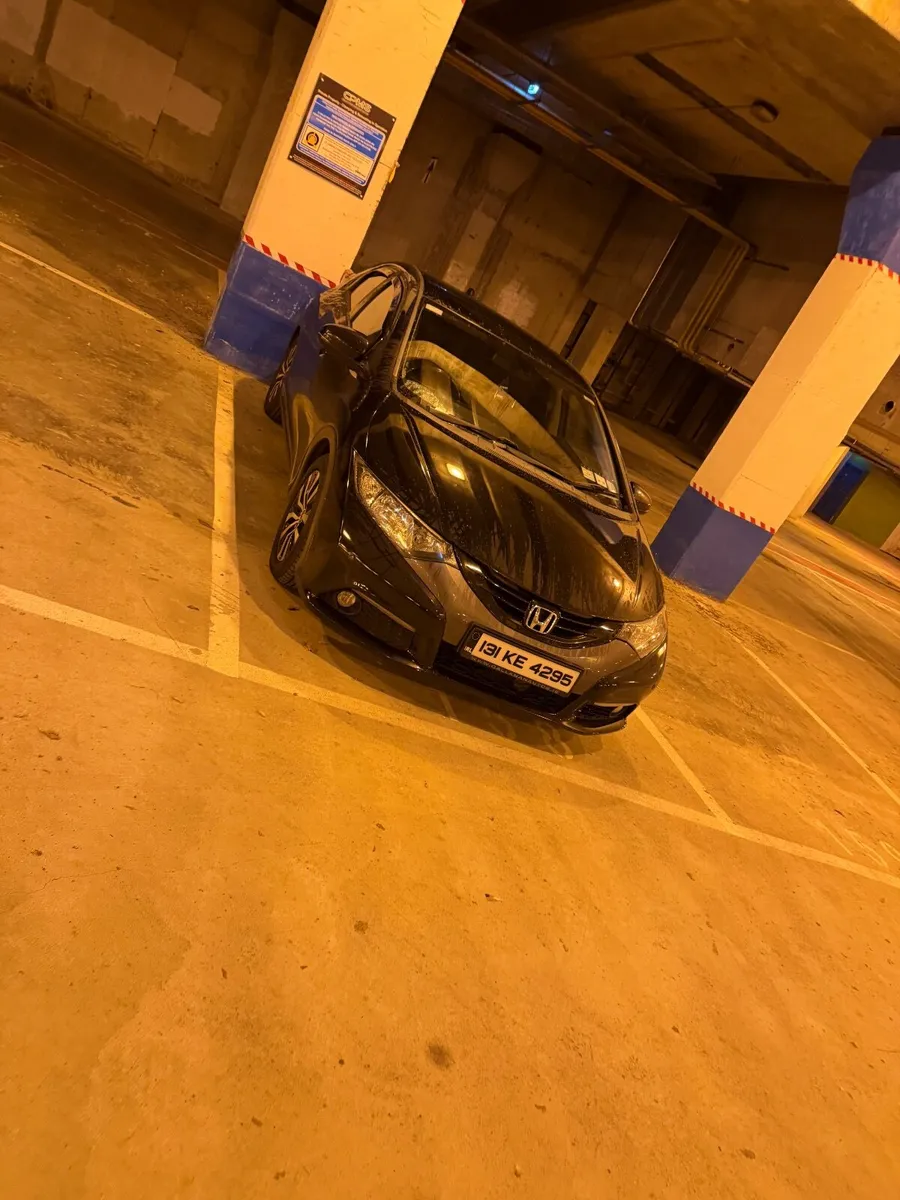 Honda Civic 2013 - Image 2