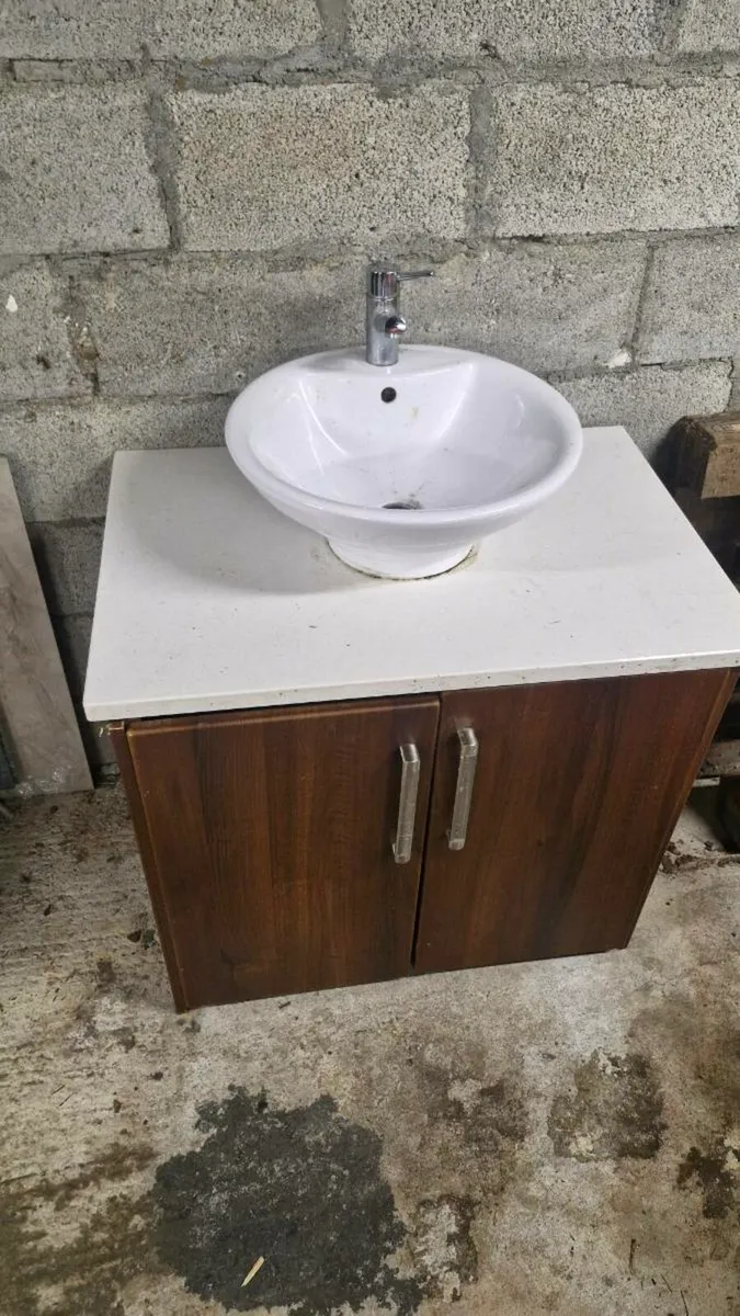 Bathroom vanity - Image 2