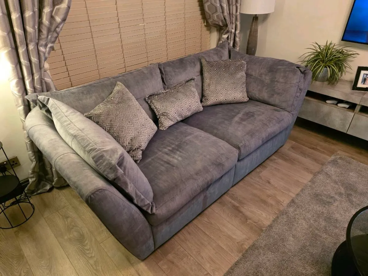 Sully 3 Seater & Love seat - Image 3