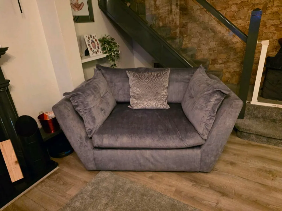 Sully 3 Seater & Love seat - Image 4