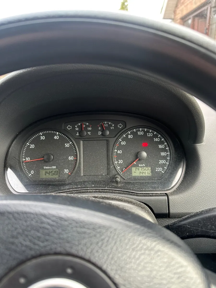 Volkswagen Polo 2006 - Image 2