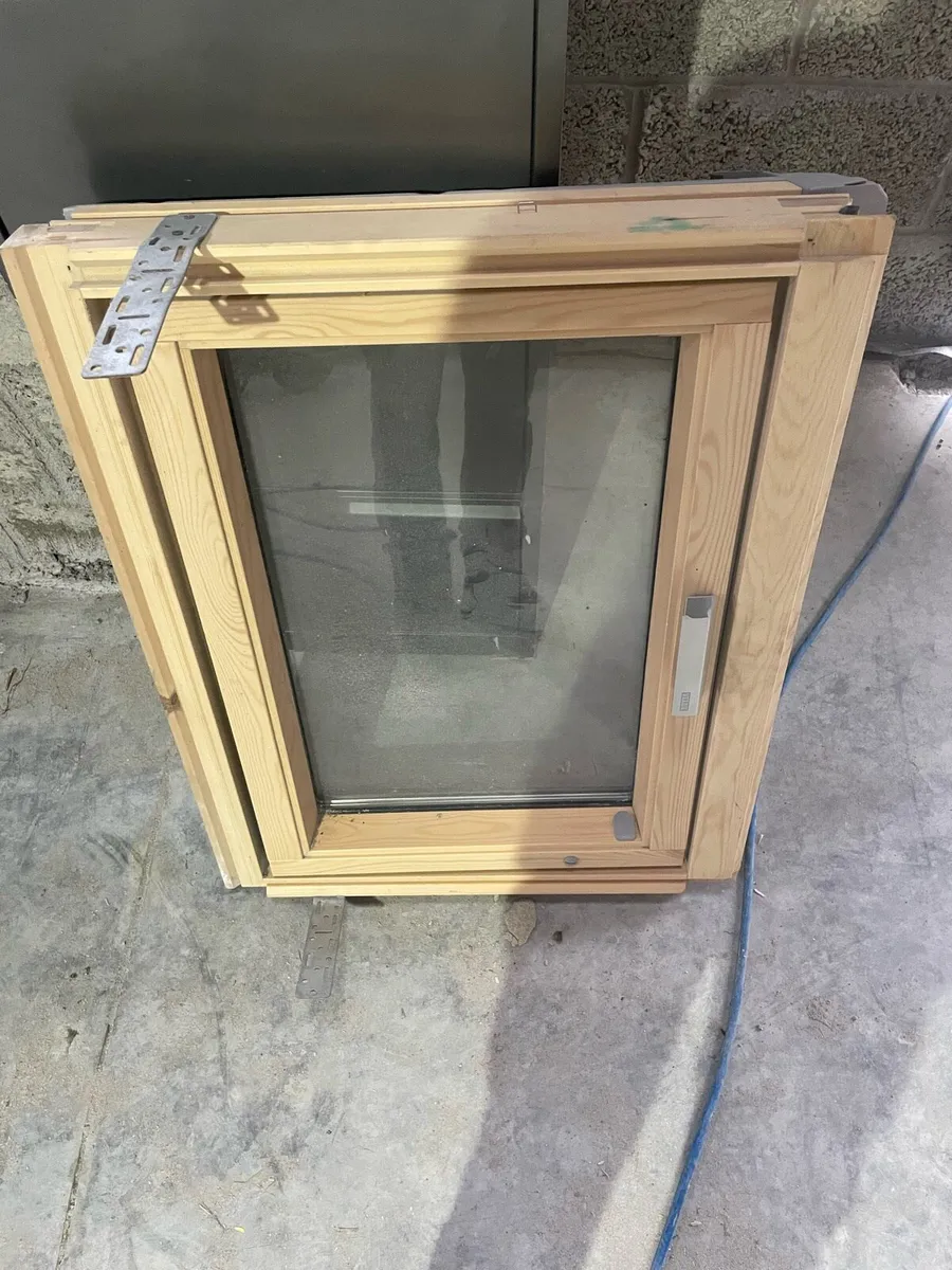 Velez windows - Image 1