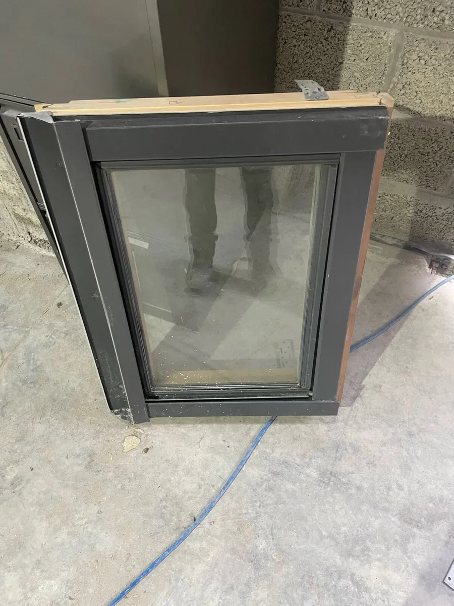 Velez windows - Image 2