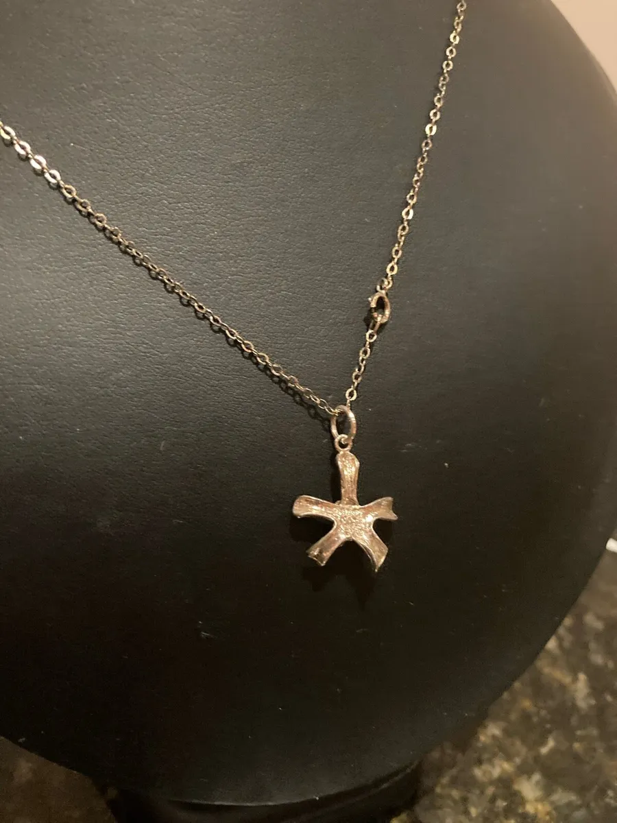 Sterling Silver pendant and chain - Image 3