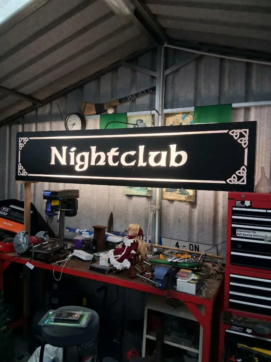 Nightclub sign