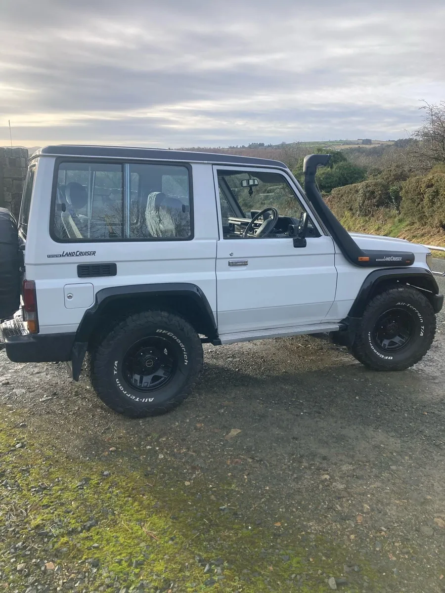 Toyota Landcruiser - Image 4