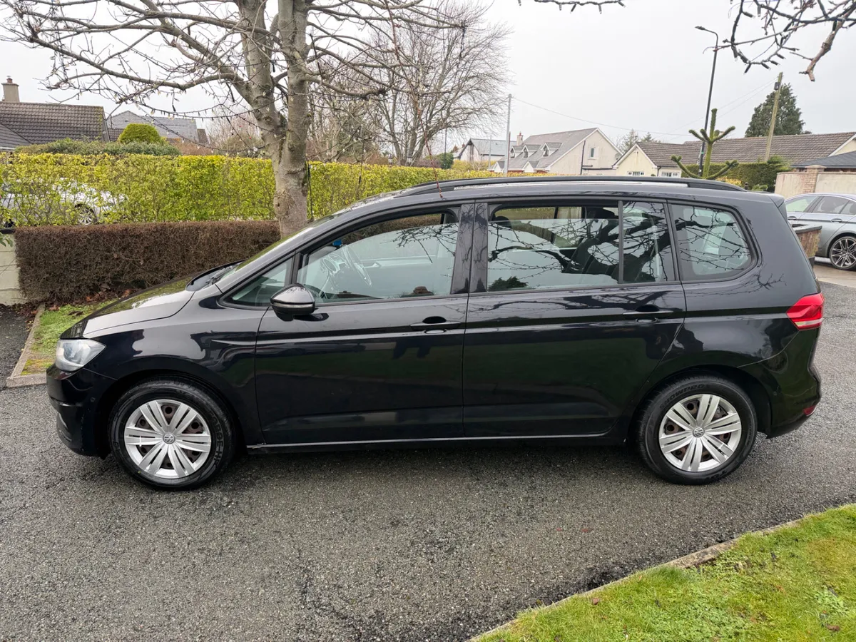 7 seat Volkswagen Touran diesel 2016 - Image 1