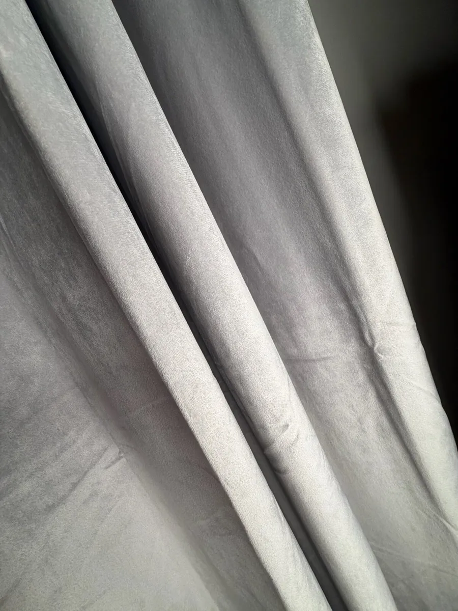 Curtains - Image 4