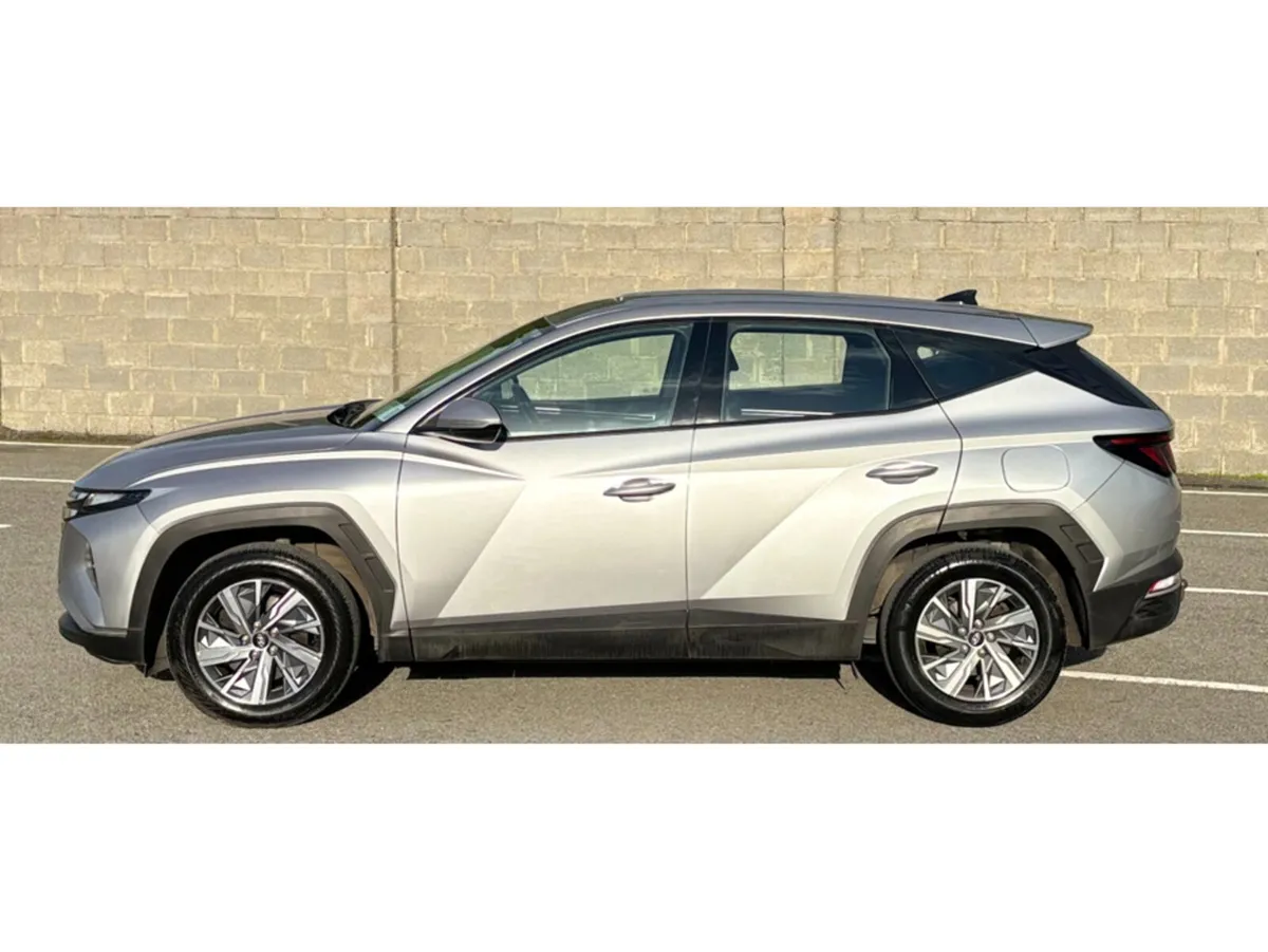 Hyundai Tucson IX35 COMFORT PLUS 5DR - Image 3