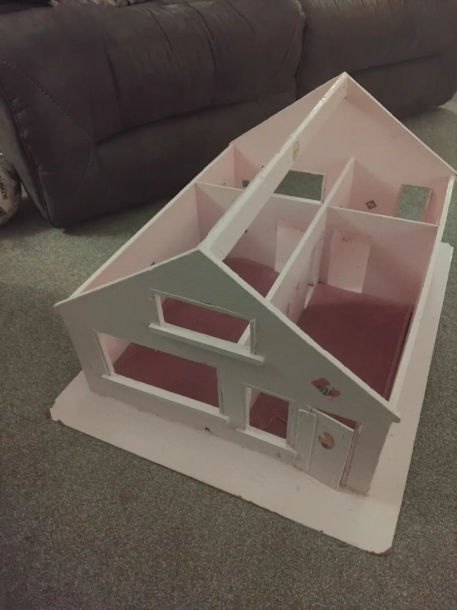 Dolls house - Image 2