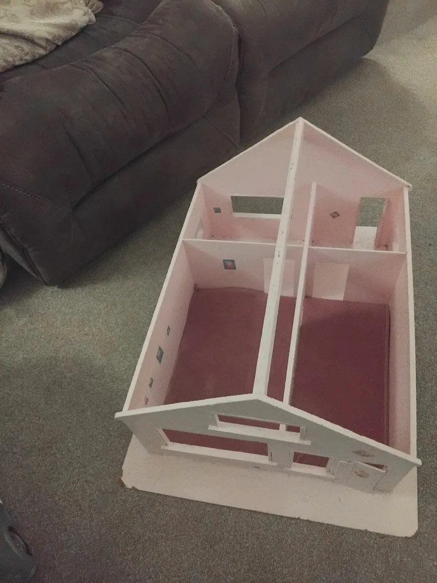 Dolls house - Image 3