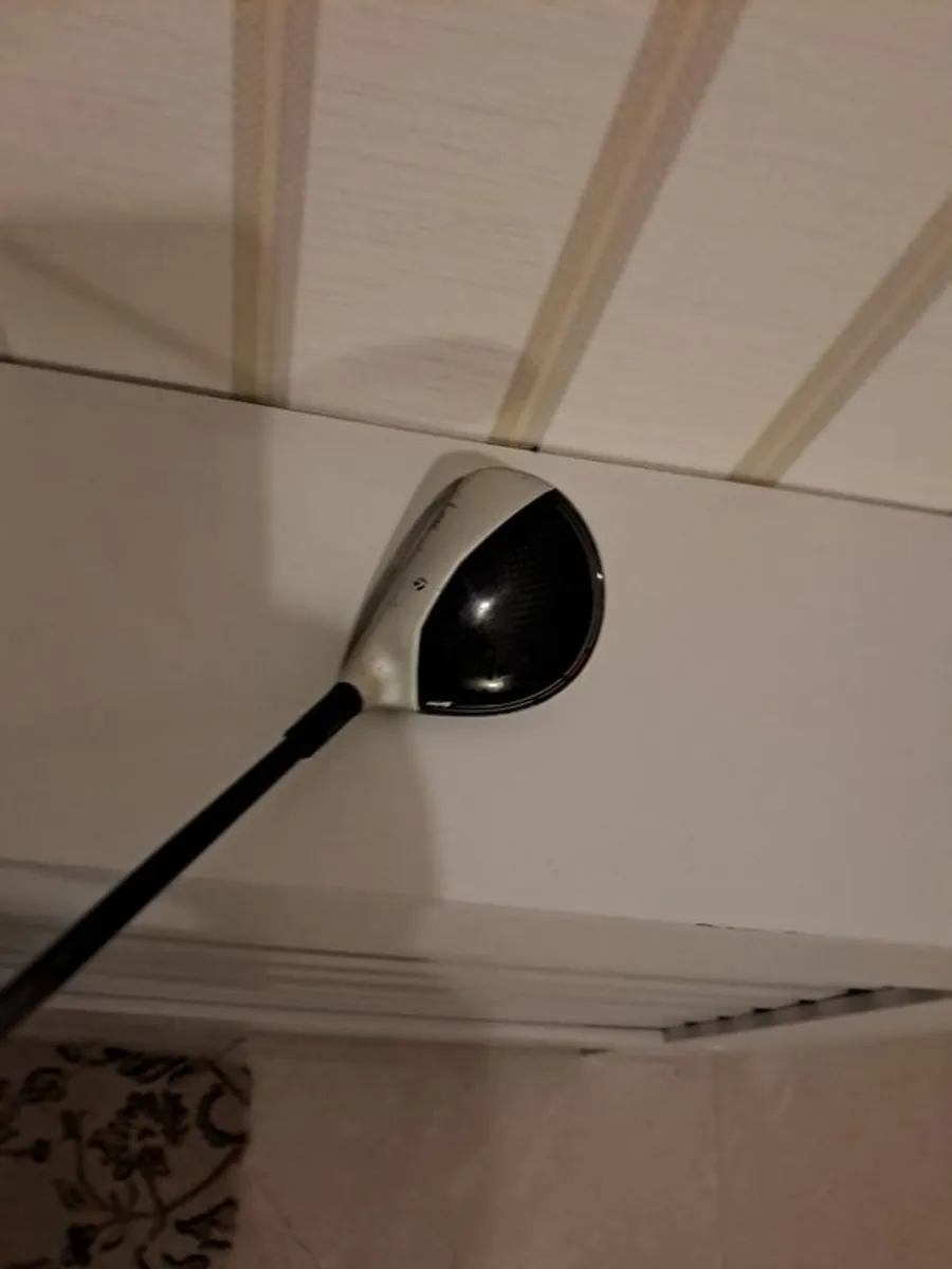 Taylormade M4 7 Wood, Regular Flex Fujikura Atmos Shaft - Image 1