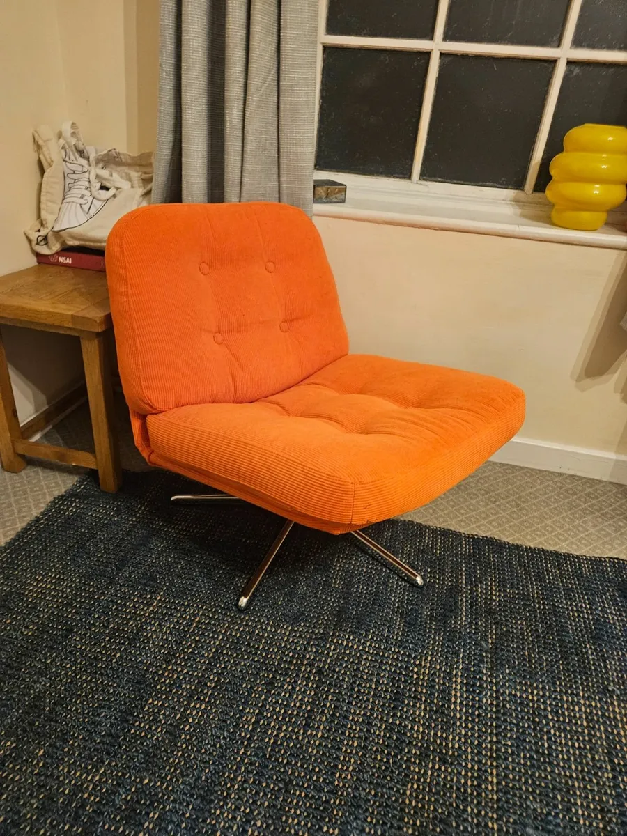 DYVLINGE Swivel easy chair, Kelinge orange