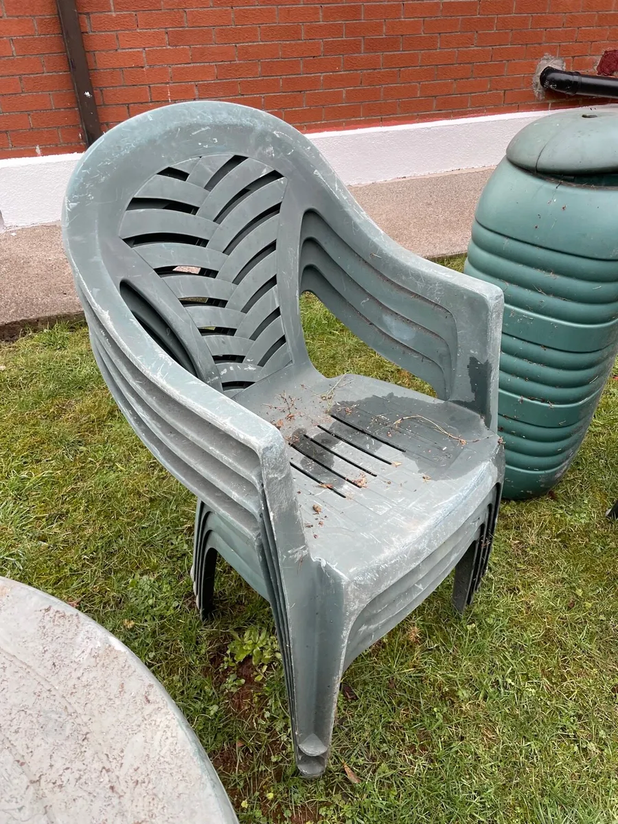 Garden furniture table chairs and more - Image 2