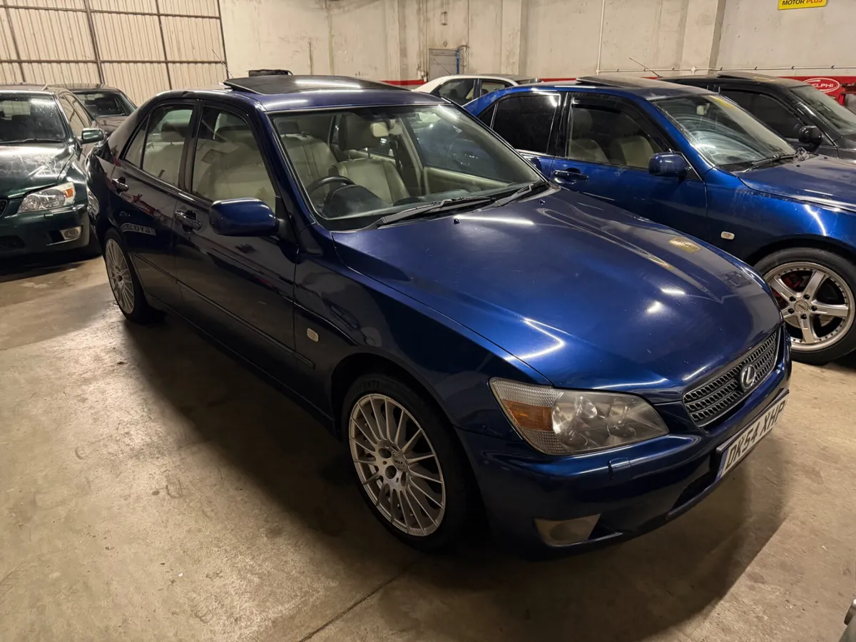 2004 LEXUS IS200 SE | SUNROOF | LEATHER - Image 1